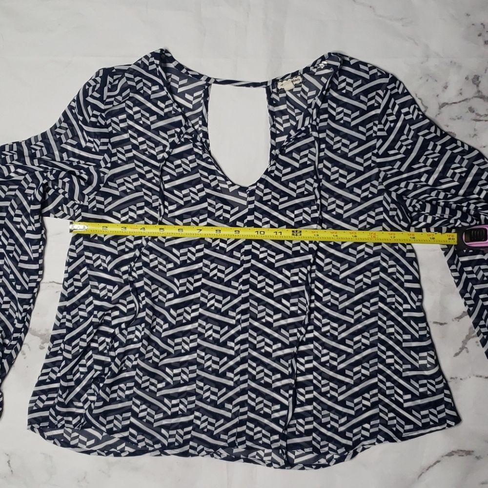 Eyeshadow Navy & White Printed Blouse - Picture 4 of 5